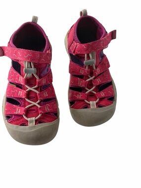 Keen Girls Newport H2 Closed-Toe Azalea/Festival Fuchsia Hybrid Water Sandals